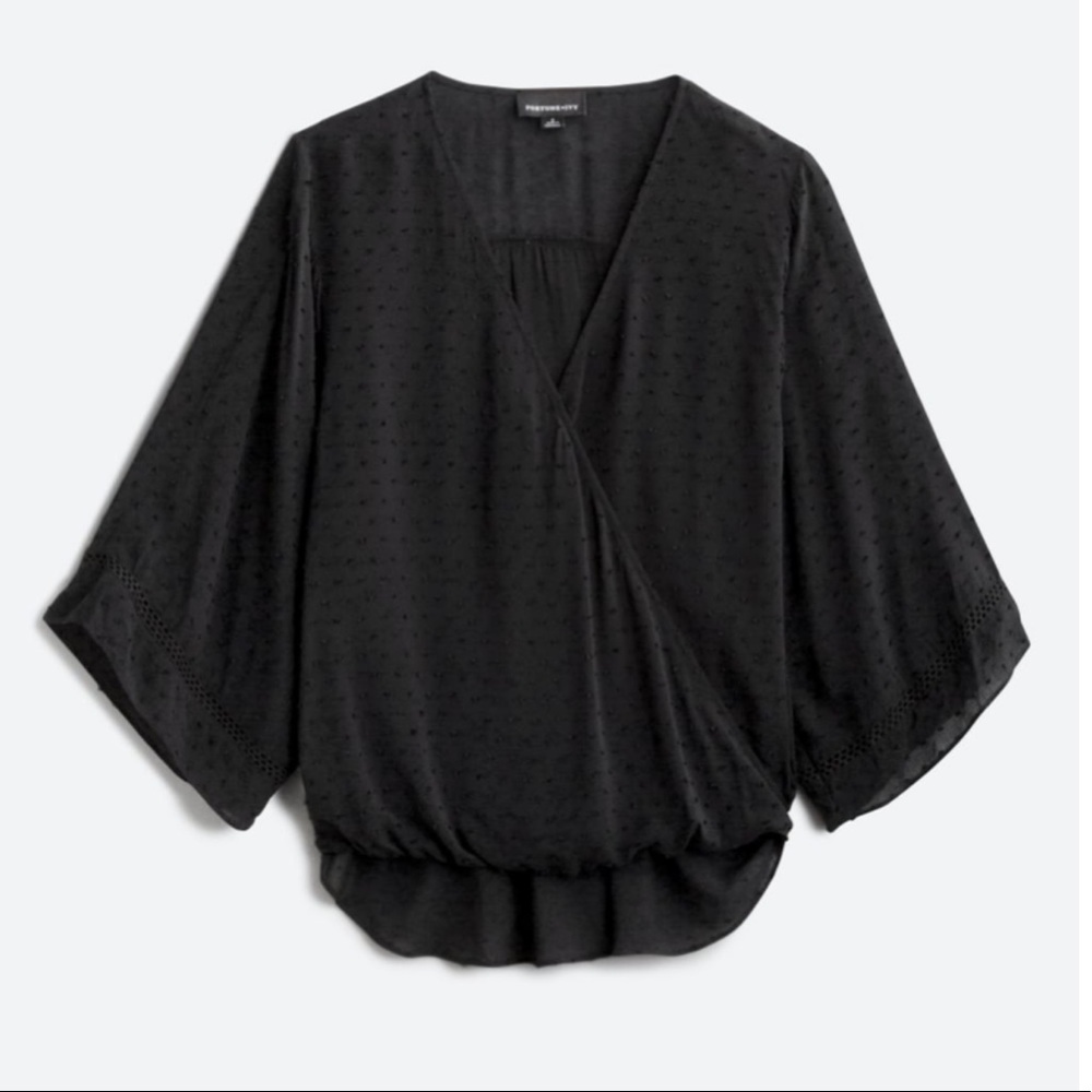 FORTUNE + IVY
Clarabel Clip Dot Surplice Top
